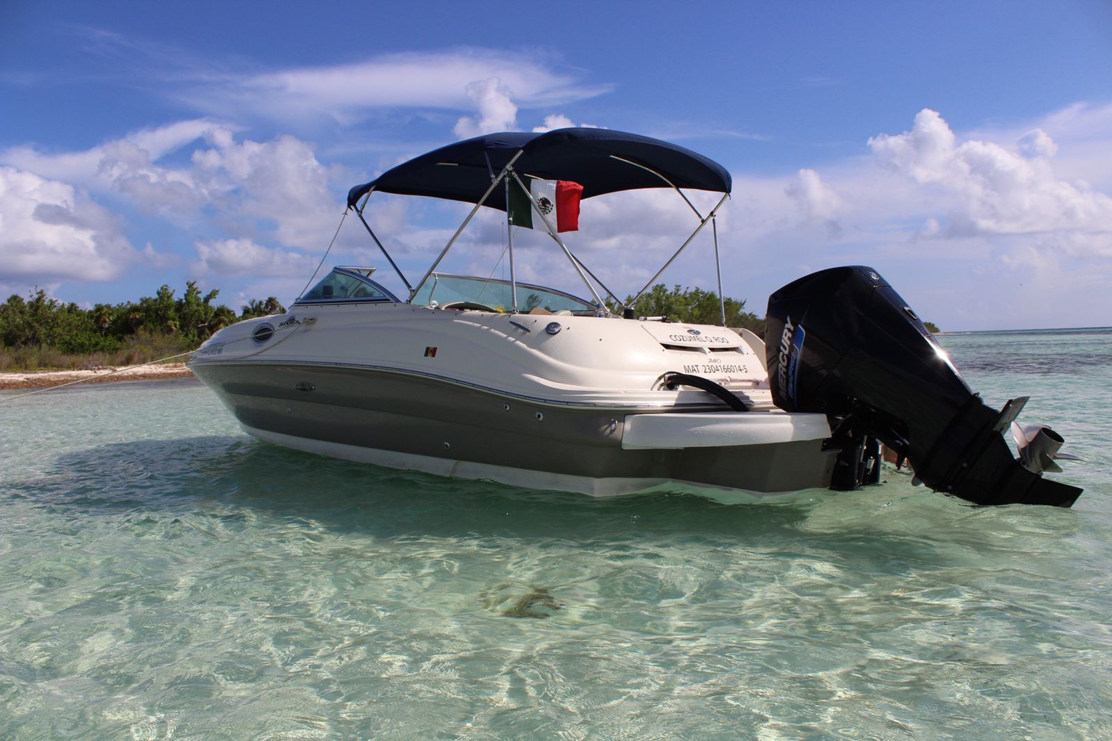 24 ft. Sea Ray Sundeck 3