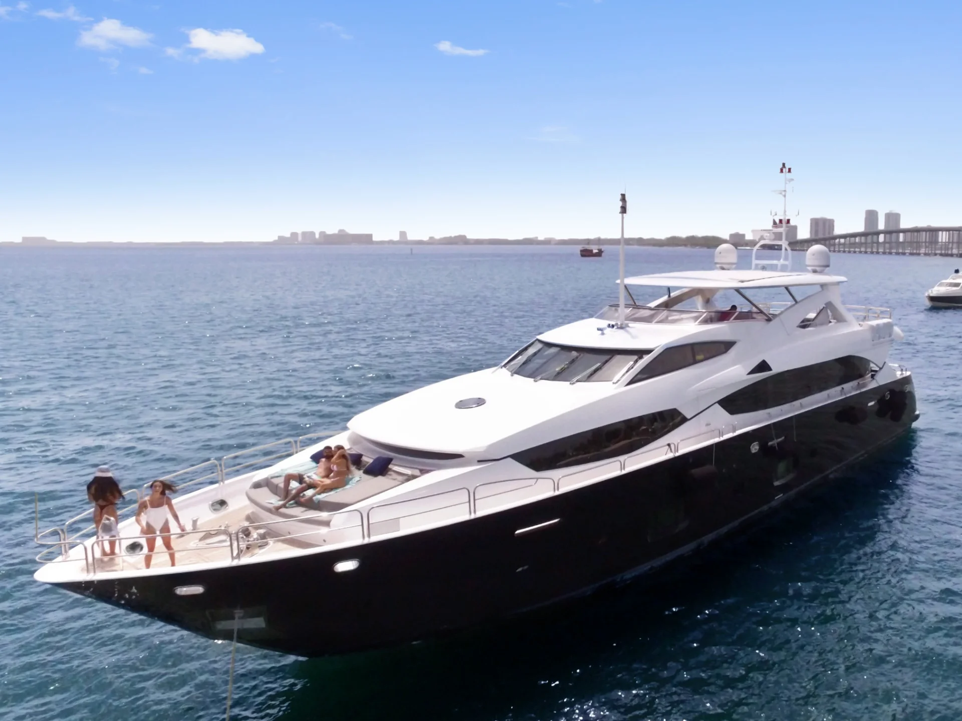 SUNSEEKER 120 ft (3)