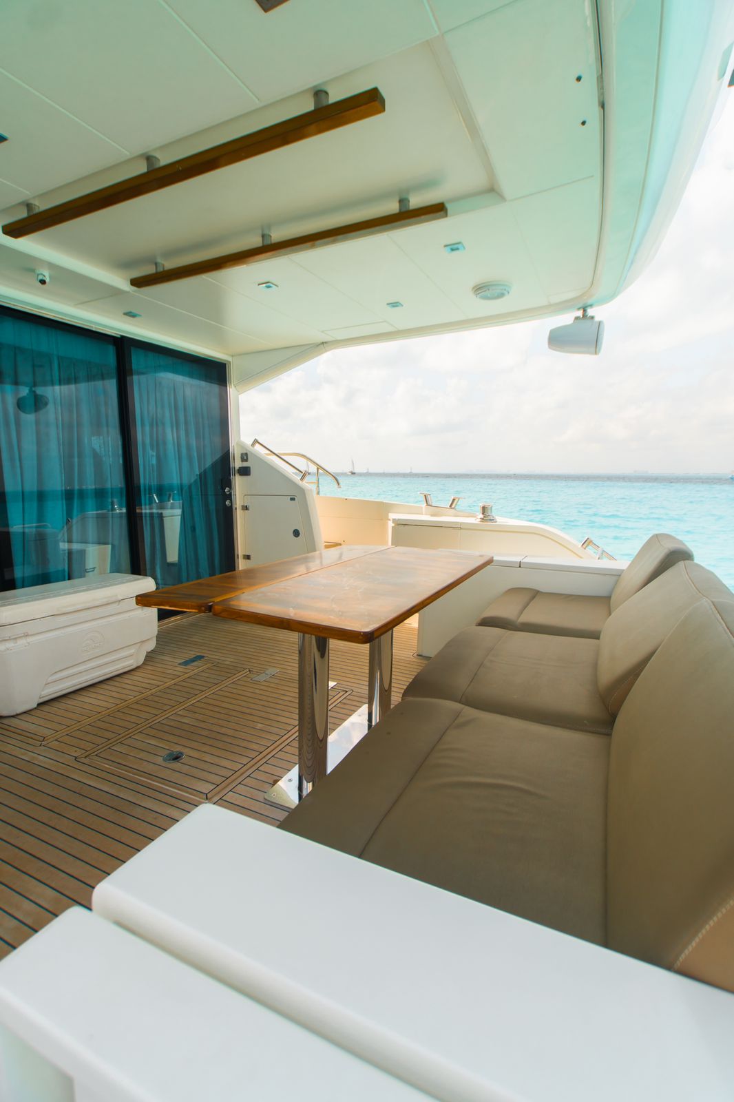 Yacht-Fairline-Addicted-68-ft-15