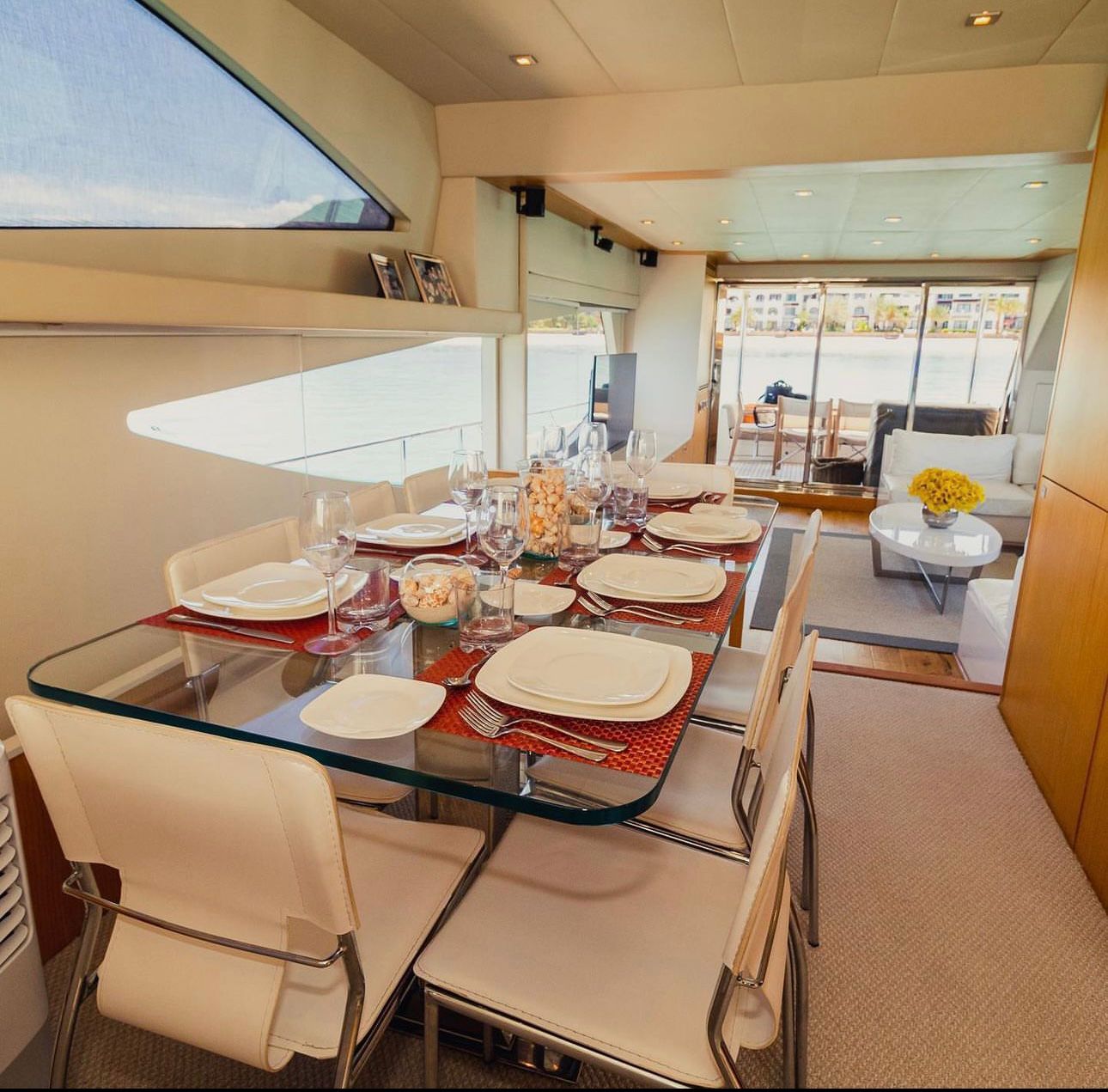 Neumarine 80 ft - La Paz