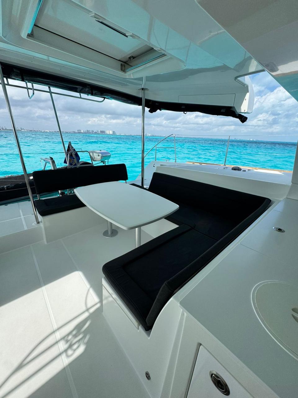 Lagoon 45 Pies Fly Bridge | Cancún